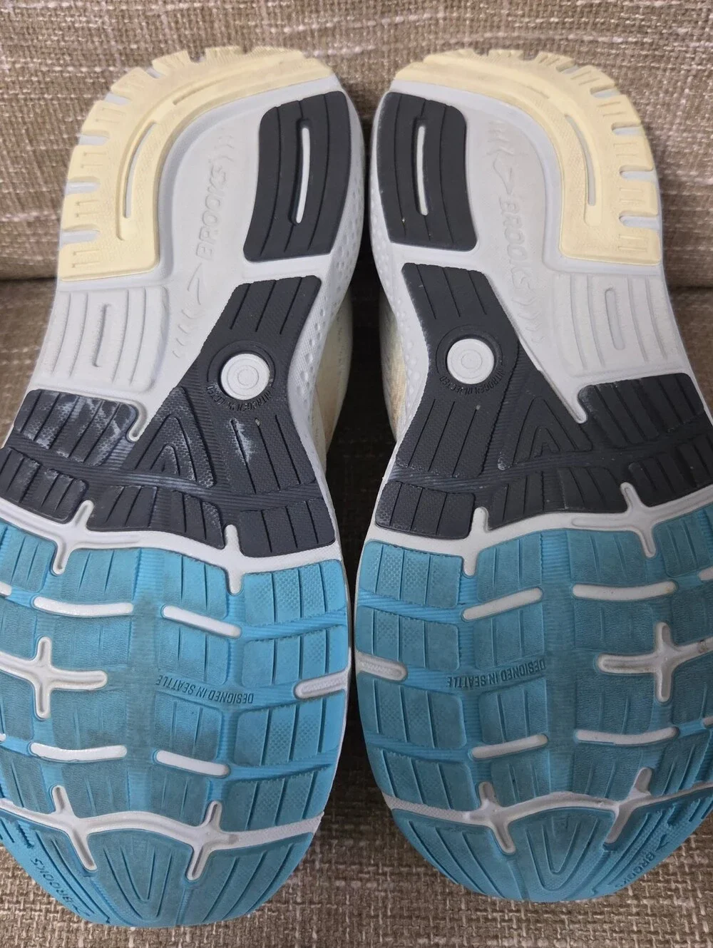Brooks Ghost 16 Men's Running Shoes Size 8 Medium D Coconut White Blue 1104181D1
